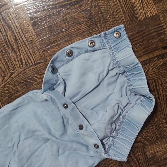 American Eagle loose fit will fit Large or X-Large woman - Picture 8 of 10